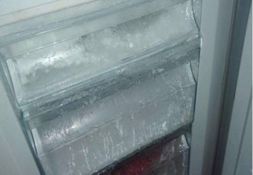冰箱结冰块是什么原因造成的